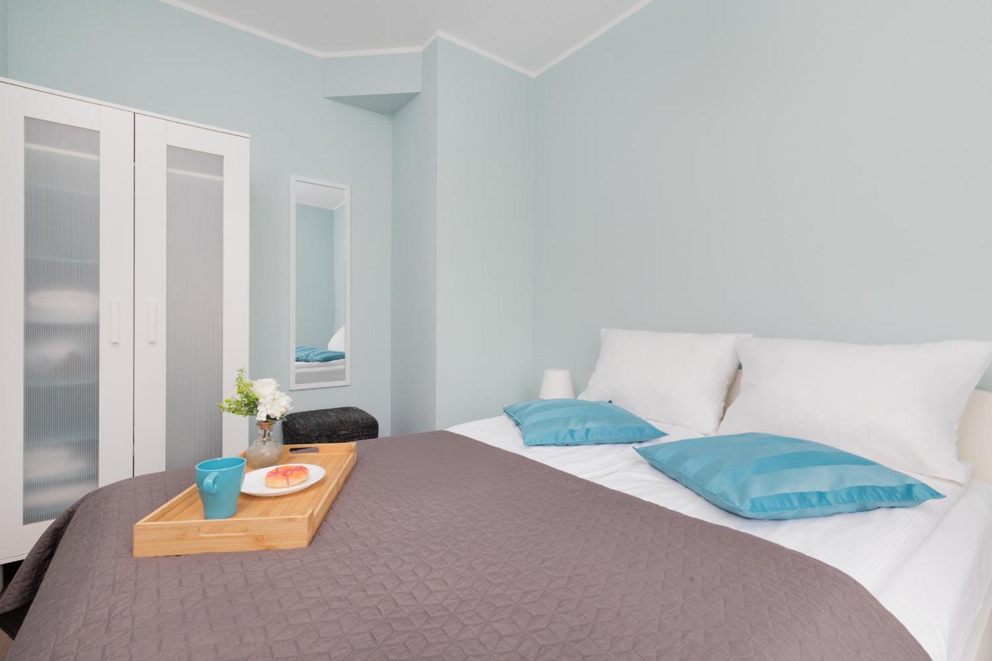 Sky Blue Chmielna Near Old Town In By Renters Apartment Gdansk
