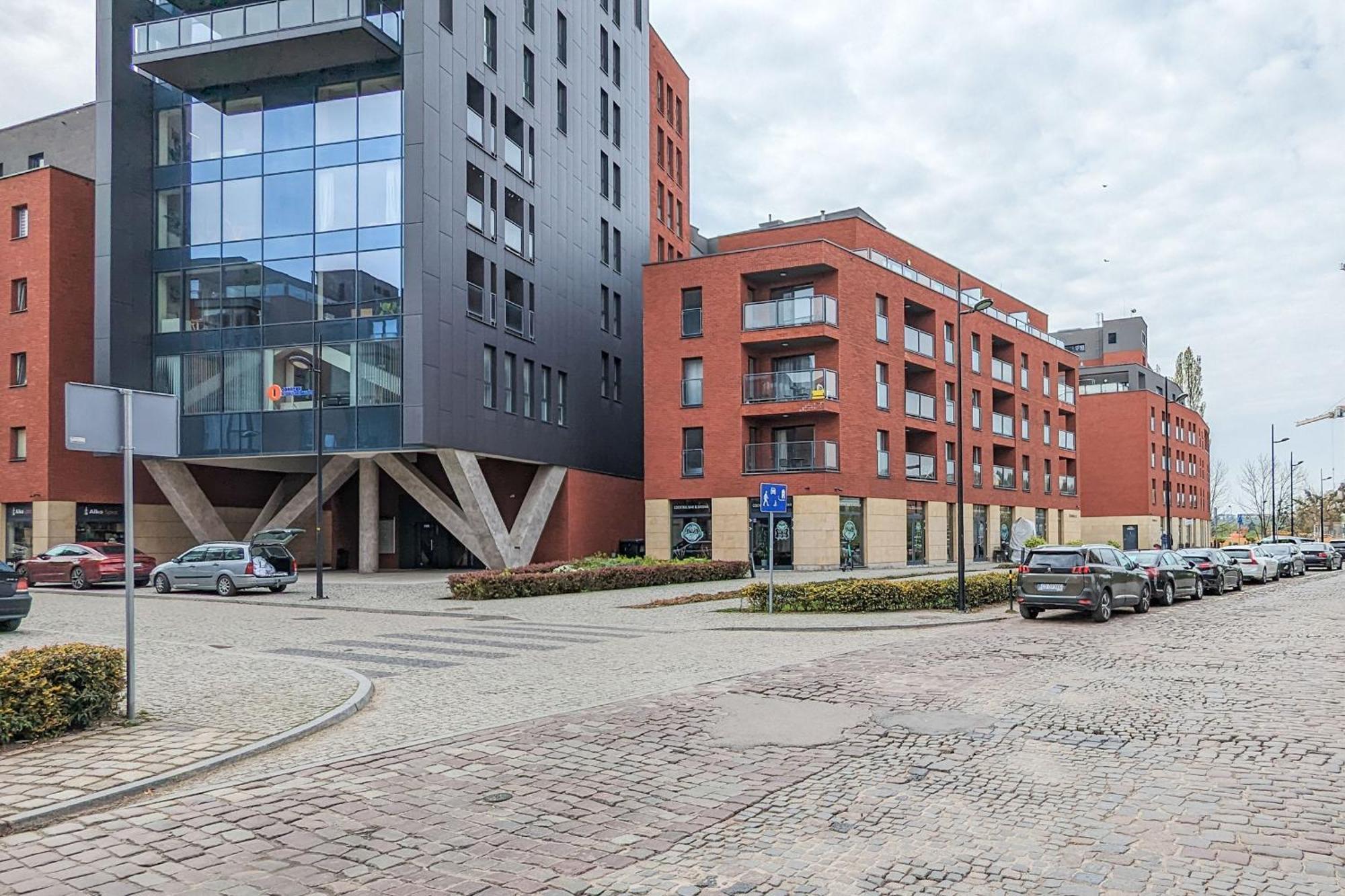 Sky Blue Chmielna Near Old Town In By Renters *