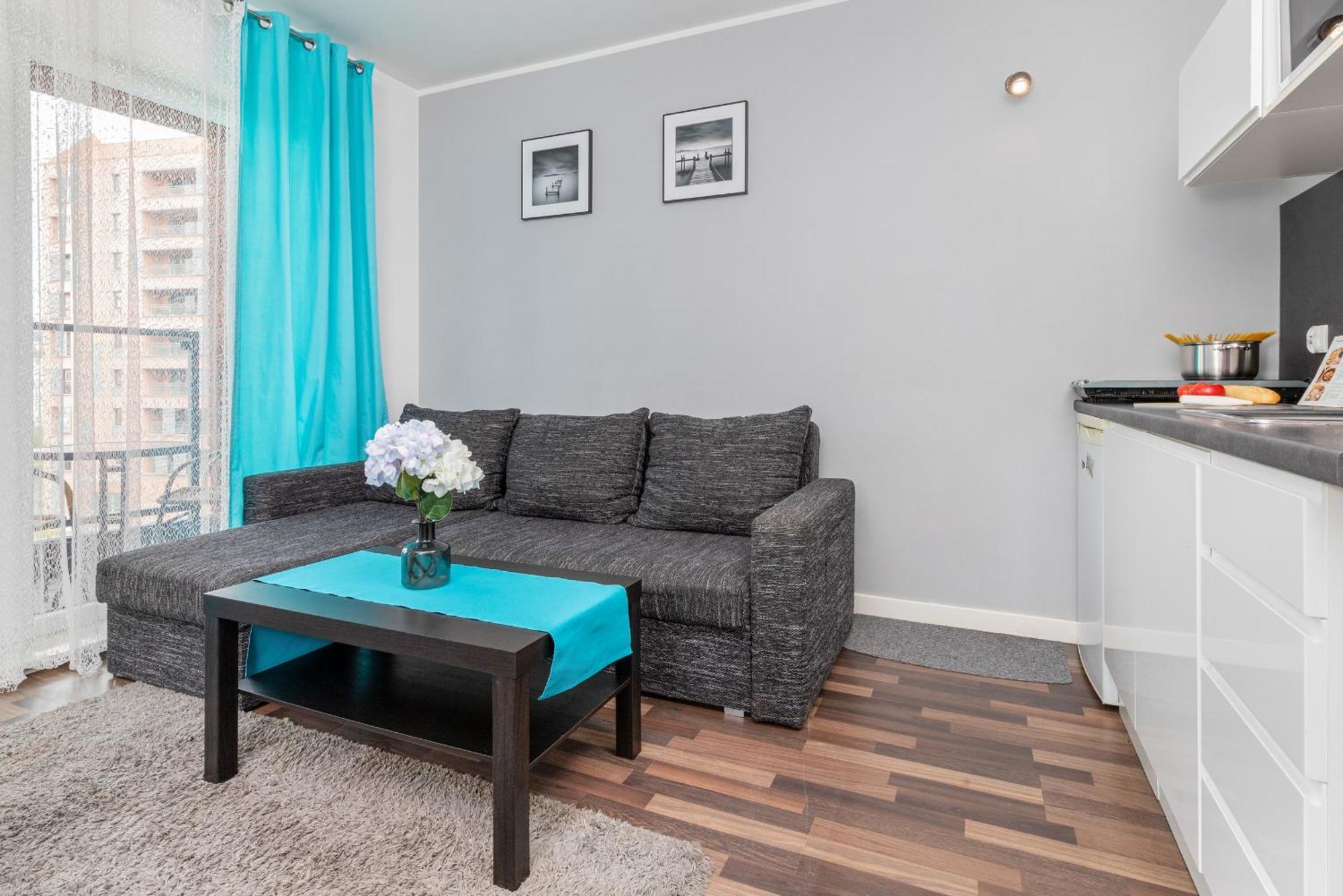 Apartment Sky Blue Chmielna Near Old Town In By Renters *